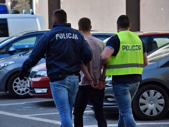 Rozbój na Zatorzu. Był zamaskowany i miał przedmiot imitujący broń palną