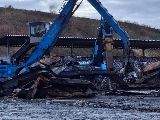 Rozpoczęła się rozbiórka spalonej sortowni ZUO w Elblągu Rozpoczęła się rozbiórka spalonej sortowni ZUO w Elblągu