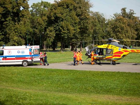 Rząd gasi kryzys milionami złotych. Ugina się pod naciskami