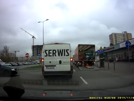 Są słupki, są korki. W sieci pojawiło się nagranie [WIDEO]