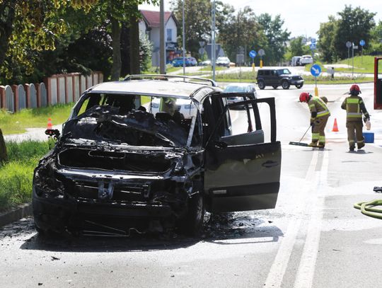 Samochód spłonął na Niepodległości [FOTO]