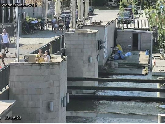 Skoczył z Mostu Wysokiego Skoczył z Mostu Wysokiego