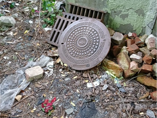 Skradzione zabytkowe studzienki znalezione Skradzione zabytkowe studzienki znalezione