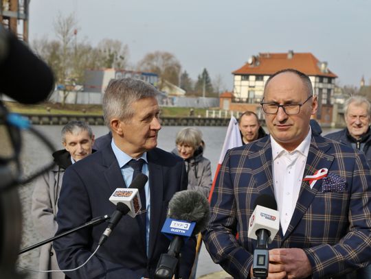 Z lewej Sławomir Malinowski, z prawej Rafał Maszka