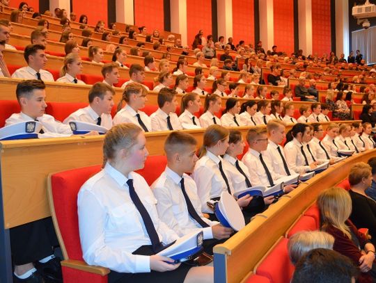 Ślubowanie klas pierwszych w ZST w Elblągu Ślubowanie klas pierwszych w ZST w Elblągu