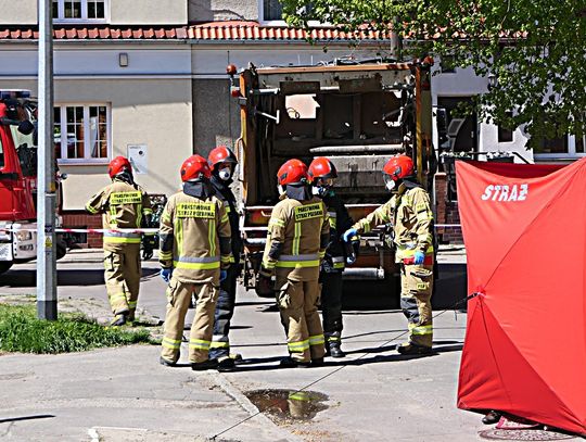 Śmieciarka śmiertelnie potrąciła kobietę