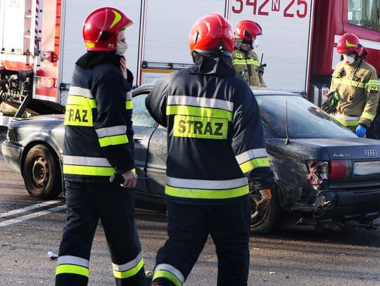 Spowodował wypadek i uciekł w pole!