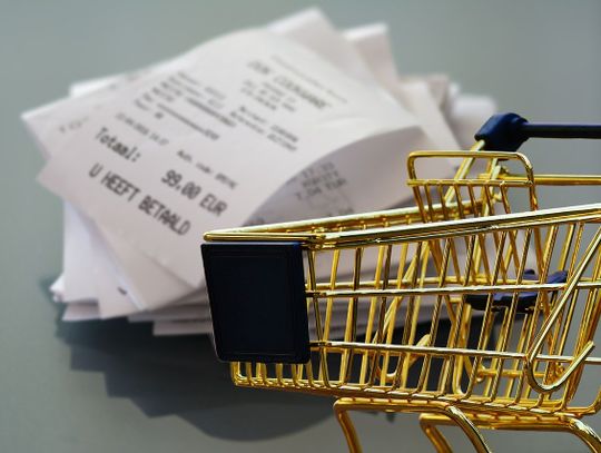 Spryciarz pozmieniał ceny w sklepie, teraz odpowie za oszustwo