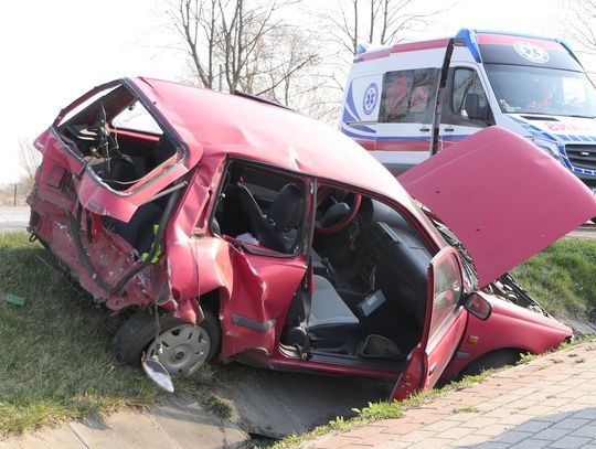 Stara siódemka zablokowana. W Kazimierzowie zderzyły się dwa samochody!