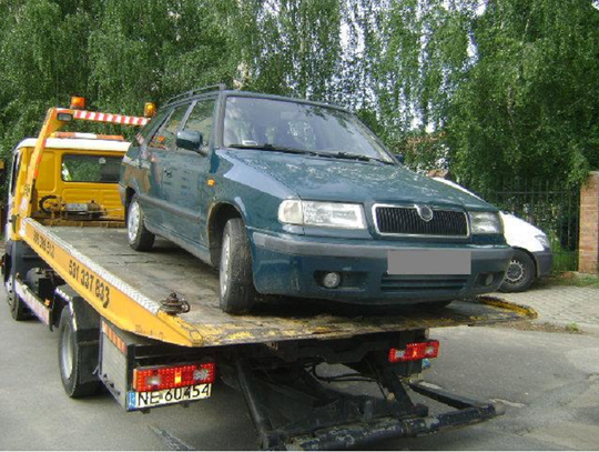 Straż Miejska w Elblągu usuwa z ulic pojazdy