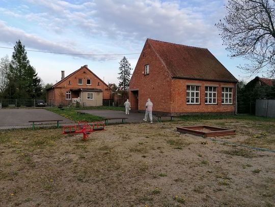 Strażacy z Krzewska dezynfekowali pomieszczenia po kwarantannie [ZDJĘCIA]