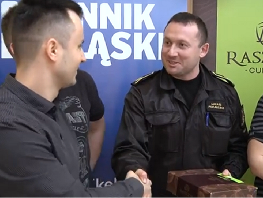 Strażak mistrzem w jedzeniu pączków na czas