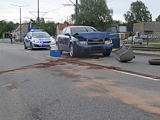 Strażak zatrzymał się w celu udzielenia pomocy dziewczynce i doszło do kolizji