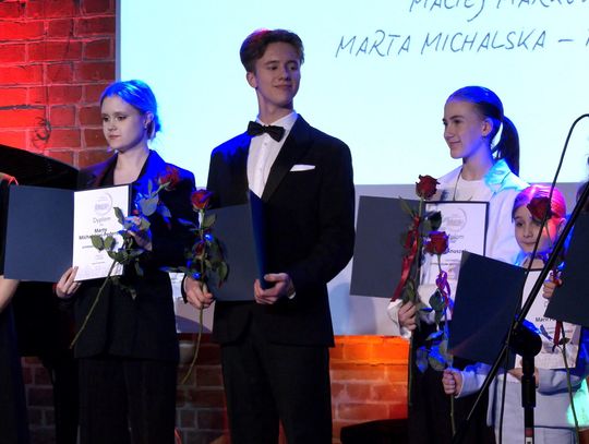 Święto kultury w Elblągu. Nagrody, stypendia i prestiżowe wyróżnienia [WIDEO]