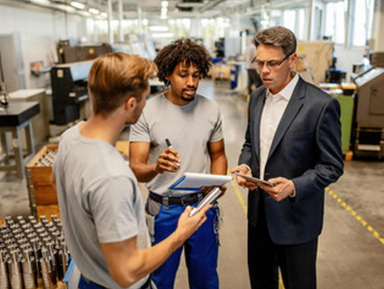 Szkolenia z zarządzania produkcją: Optymalizacja procesów i wzrost efektywności w firmie