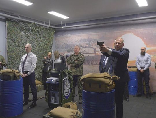 Ta inwestycja to strzał w dziesiątkę. Wirtualna strzelnica w Elblągu już działa