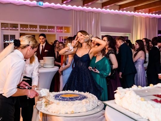 Tak się bawi III LO w Elblągu [FOTO]