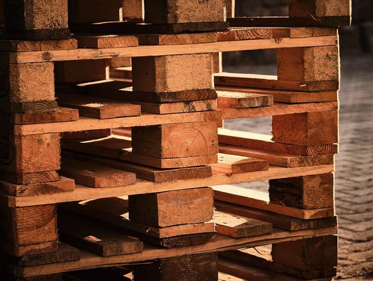 Tania wysyłka palet dla startupów – jak znaleźć najlepszą ofertę?