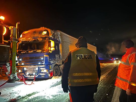 To się działo na S7. Nawet kilkanaście godzin w samochodzie. Zobacz nagranie [WIDEO]