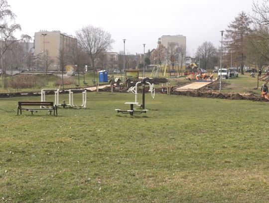 Trwają prace budowlane w elbląskim parku [WIDEO]