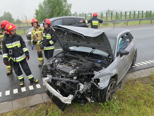 Uderzył w bariery ochronne na S7