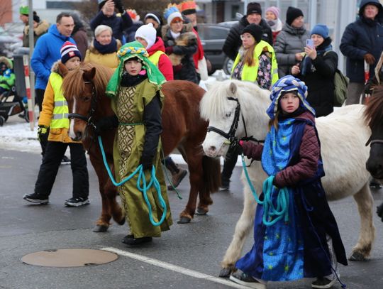 Ulicami Elbląga przeszedł Orszak Trzech Króli [FOTO]