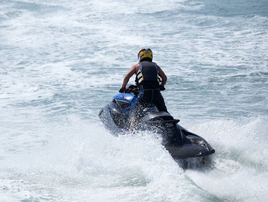 Uprawnienia na skuter wodny - czy trzeba je posiadać?