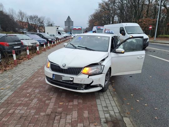 Utrudnienia na Piłsudskiego. Zderzyły się 3 pojazdy