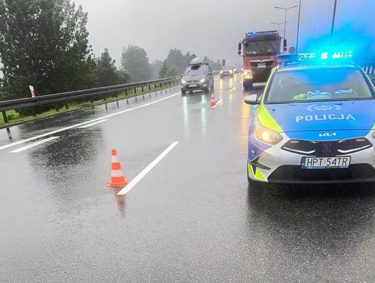 Utrudnienia na S7. Jeden pas zablokowany