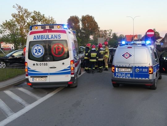 Utrudnienia na trasie Unii Europejskiej. Audi zderzył się z Mercedesem