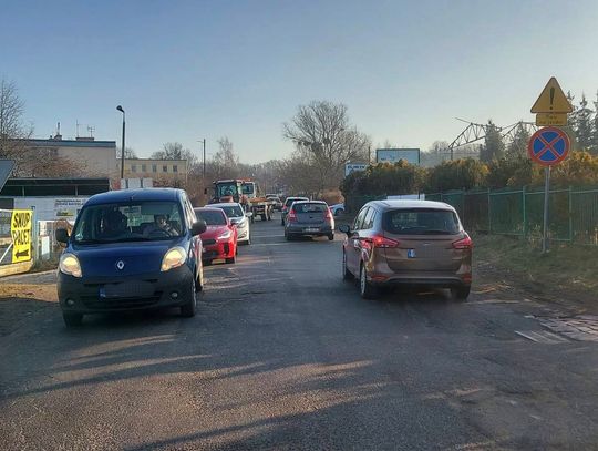 Utrudnienia w ruchu w Elblągu. Policja steruje ruchem [FOTO]