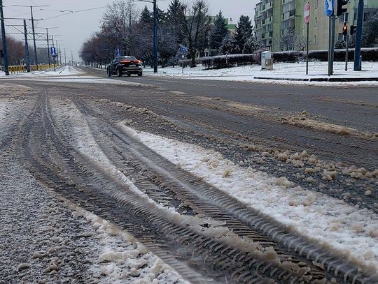 Uwaga kierowcy i piesi. Synoptycy wydali ostrzeżenie