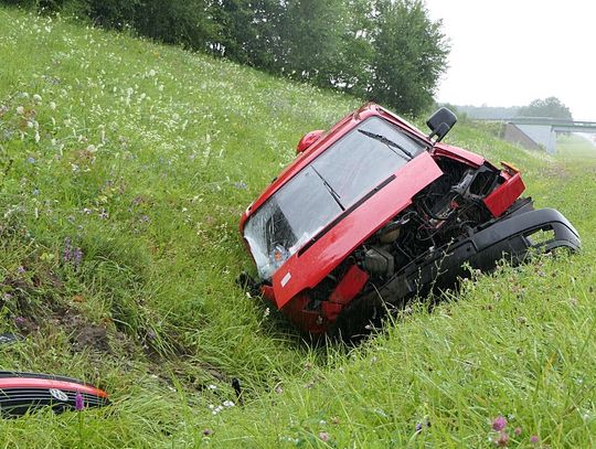 Volkswagenem wypadł z drogi S22