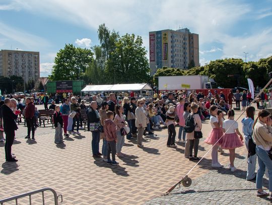 W Elblągu trwa festyn "Nie marnuj, napraw, wymień" [FOTO]