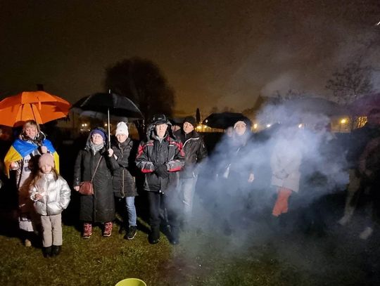 W Elblągu zapalony został płomień solidarności z Ukrainą