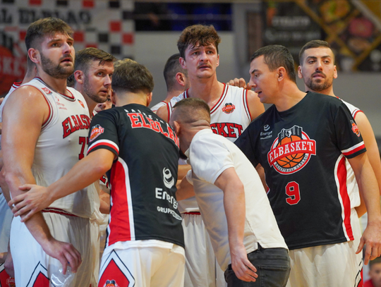 Waleczny Elbasket przegrał z Arką (galeria)