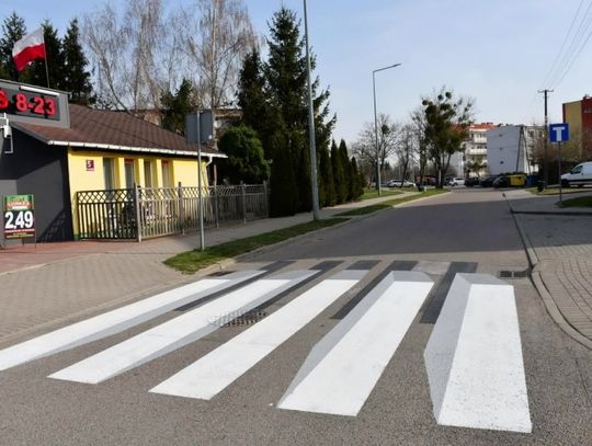 We Fromborku powstały trójwymiarowe pasy 3D dla pieszych