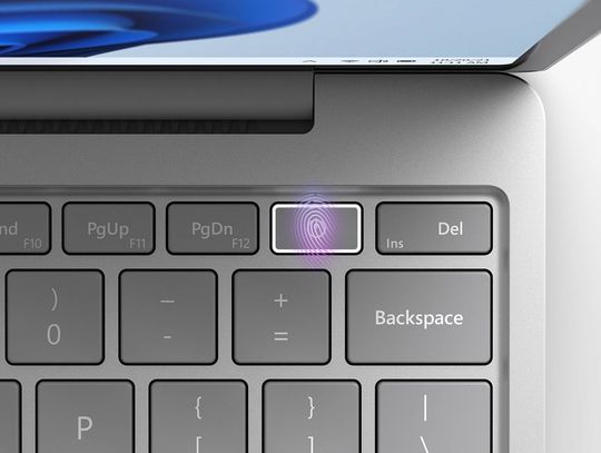 Windows 11 Home czy Pro - która wersja lepiej sprawdzi się w pracy i codziennym użytkowaniu?