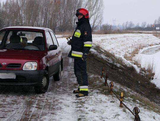 Wjechała do rzeki na Junaków