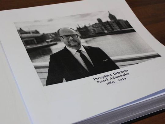 Władze Gdańska odebrały od Elbląga księgę  kondolencyjną