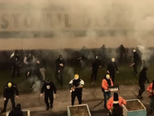 Wszyscy do Olsztyna! Nagrali teledysk pod stadionem Stomilu [WIDEO]