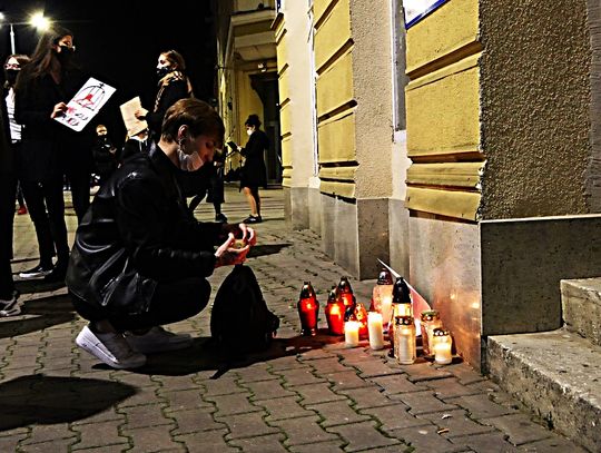 "Wybór nie zakaz", "piekło kobiet" i "jeb*ć PiS. W Elblągu odbył się protest!