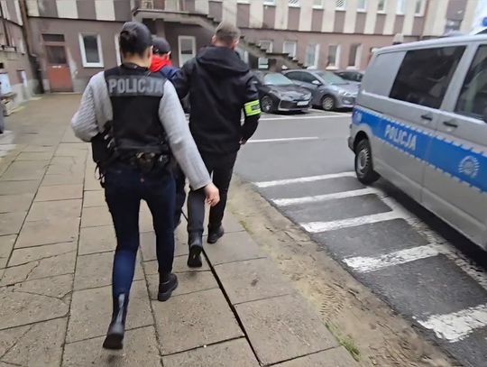 Wynieśli sejf, a w nim prawie 35 tysięcy złotych