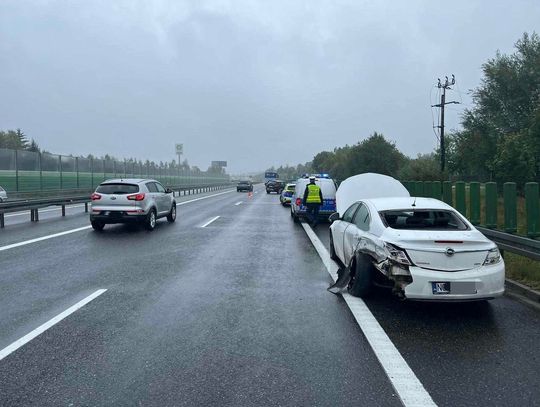 Wypadek na S7. Dwie kobiety trafiły do szpitala