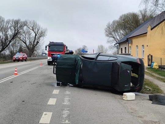 Wypadek w Solnicy. 4 osoby trafiły do szpitala w Elblągu