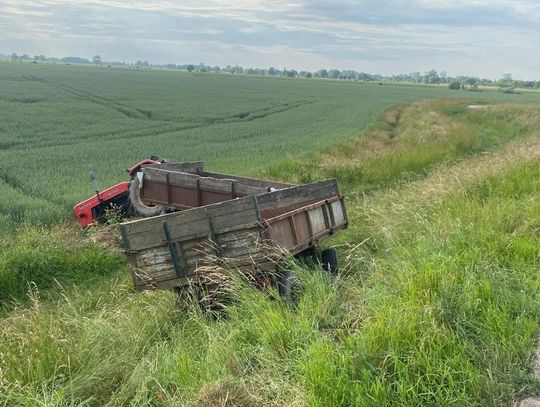 Wypadł z ciągnika i wpadł pod koła