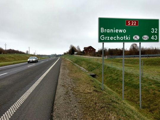 Wyrastają na drodze jak grzyby po deszczu. Policjanci zwracają uwagę na S22!