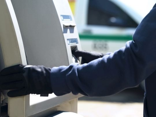 Wysadzali i okradali bankomaty w całej Polsce. Właśnie ich złapano
