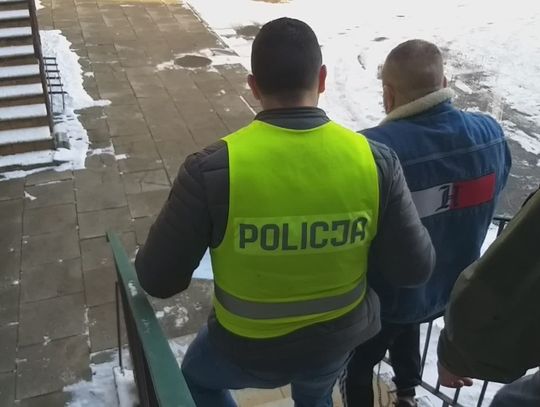 Zaatakował mężczyznę, który siedział w samochodzie [WIDEO]