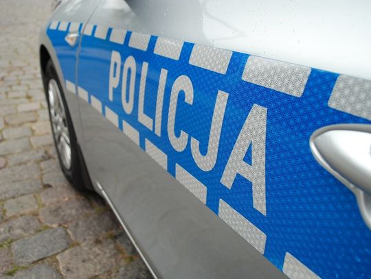  Zatrzymali do kontroli i pomogli zmienić koło
